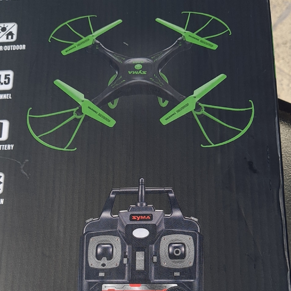 Syma Drone with Green Propellers and Remote - Picture 3 of 15